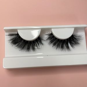 Chela Lashes
